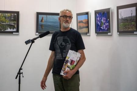 Igor Petaros, s čestitkami FK Žarek Sežana